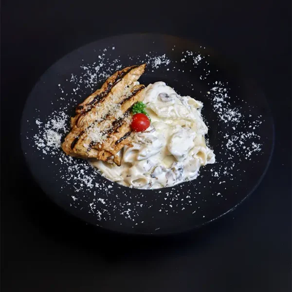پاستا چیکن آلفردو